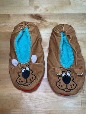 Scooby Doo Bioworld Slip on Grippy Slippers